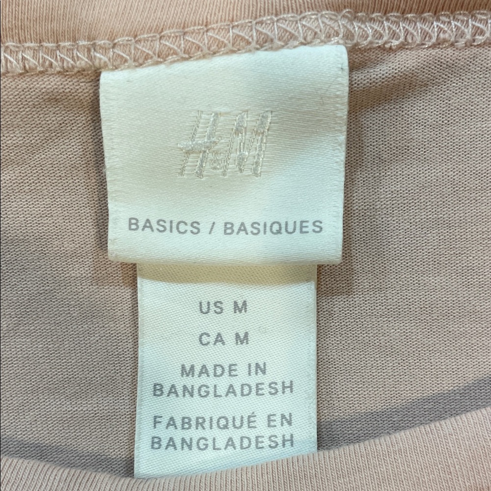 H&M Women's Short Sleeve Scoop Neck Tee in Light Pink - Picture 4 of 4